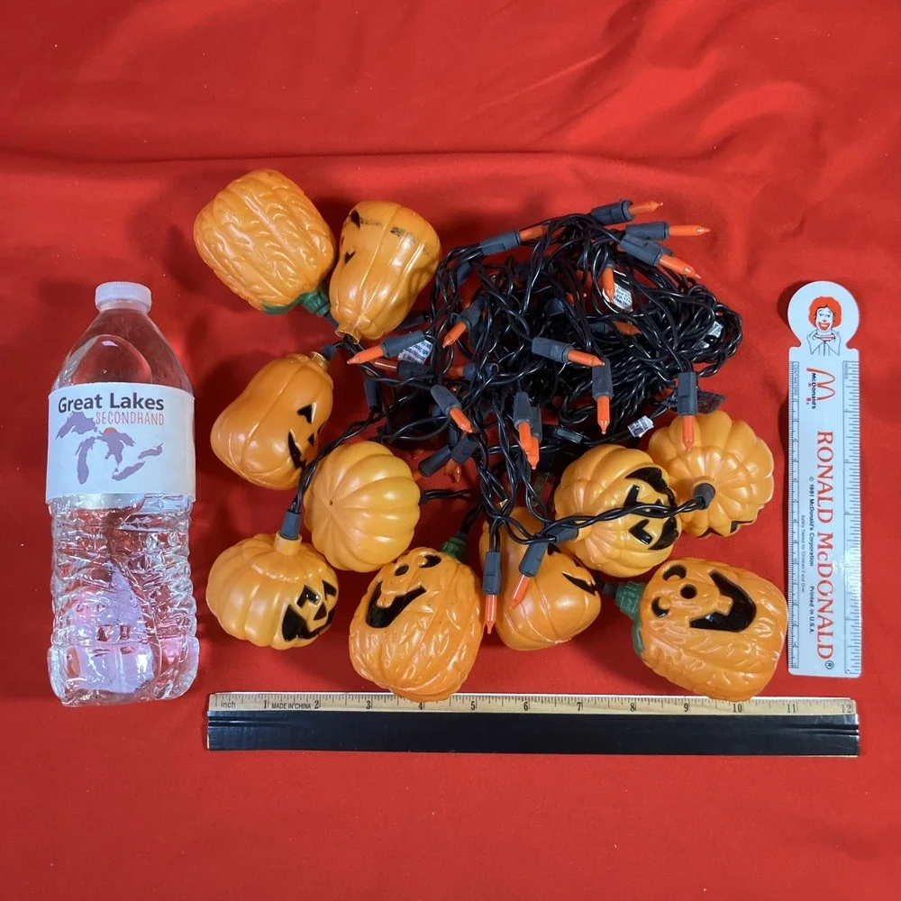 1 - Totally Ghoul 50 Curtain Lights W/ 10 Jack O Lantern Pumpkins / 9 Ft / Flaw